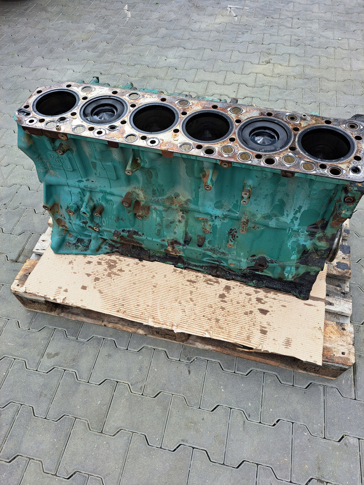 VOLVO BLOK SILNIKA TŁOKI WAŁ KORBOWY VOLVO FM 9 D9A - Cylinder block for Truck: picture 1 VOLVO BLOK SILNIKA TŁOKI WAŁ KORBOWY VOLVO FM 9 D9A - Cylinder block for Truck: picture 1