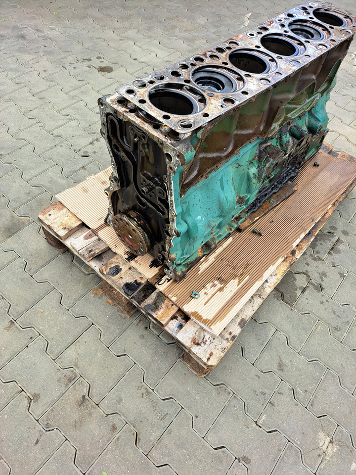 VOLVO BLOK SILNIKA TŁOKI WAŁ KORBOWY VOLVO FM 9 D9A - Cylinder block for Truck: picture 4 VOLVO BLOK SILNIKA TŁOKI WAŁ KORBOWY VOLVO FM 9 D9A - Cylinder block for Truck: picture 4