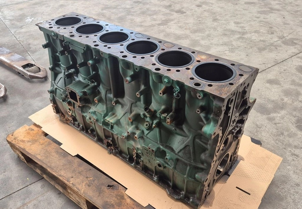 VOLVO BLOK SILNIKA VOLVO FH 4 FH 5 D13K K5 - Cylinder block: picture 3 VOLVO BLOK SILNIKA VOLVO FH 4 FH 5 D13K K5 - Cylinder block: picture 3