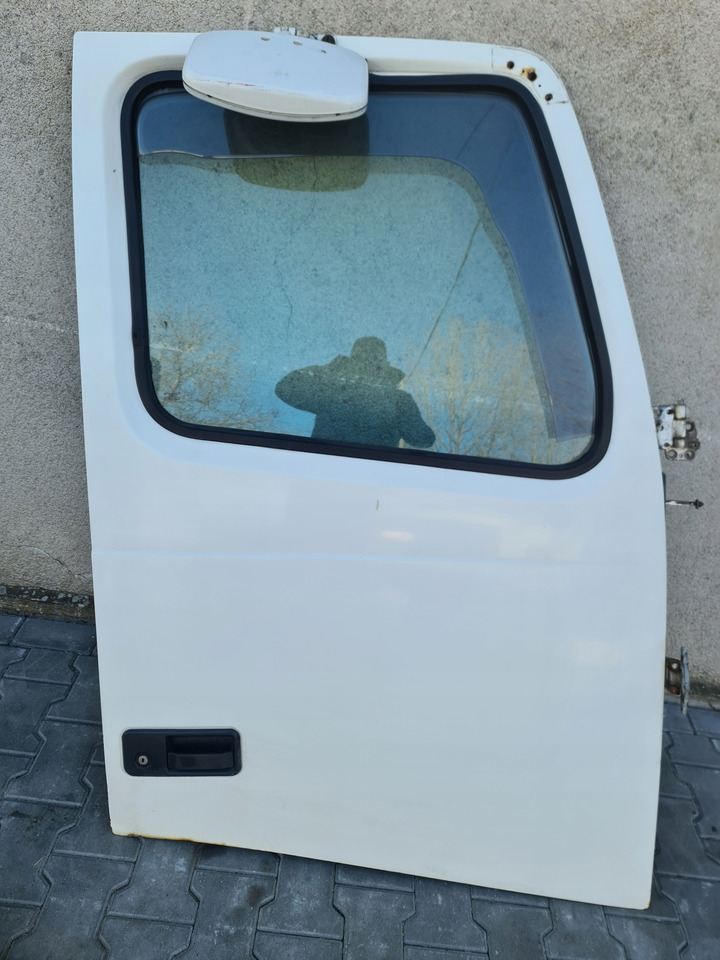 VOLVO DRZWI KOMPLETNE PRAWE VOLVO FH 12 13 - Door and parts for Truck: picture 1 VOLVO DRZWI KOMPLETNE PRAWE VOLVO FH 12 13 - Door and parts for Truck: picture 1