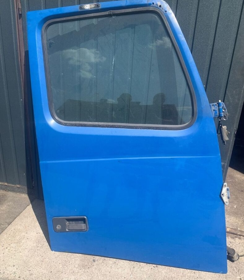 VOLVO DRZWI KOMPLETNE PRAWE VOLVO FH 12 13 - Door and parts for Truck: picture 1 VOLVO DRZWI KOMPLETNE PRAWE VOLVO FH 12 13 - Door and parts for Truck: picture 1