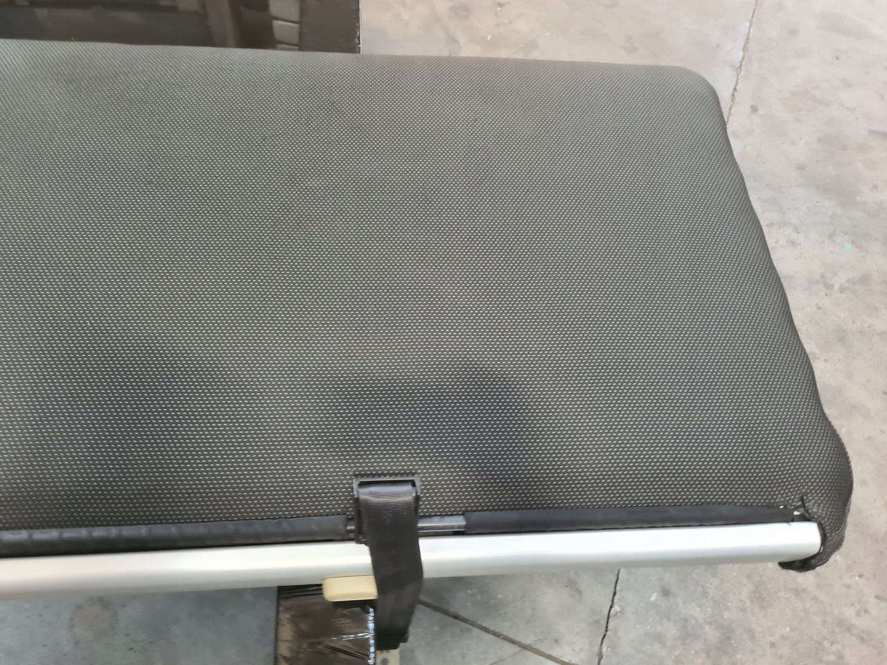 VOLVO ŁÓŻKO KOMPLETNE GÓRNE LEŻANKA MOCOWANIA - Seat for Truck: picture 2 VOLVO ŁÓŻKO KOMPLETNE GÓRNE LEŻANKA MOCOWANIA - Seat for Truck: picture 2