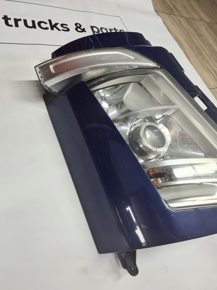 VOLVO REFLEKTOR LAMPA BIXENON OKULAR PRAWY KOMPLETNY VOLVO FH 4 22239244 - Headlight for Truck: picture 5 VOLVO REFLEKTOR LAMPA BIXENON OKULAR PRAWY KOMPLETNY VOLVO FH 4 22239244 - Headlight for Truck: picture 5
