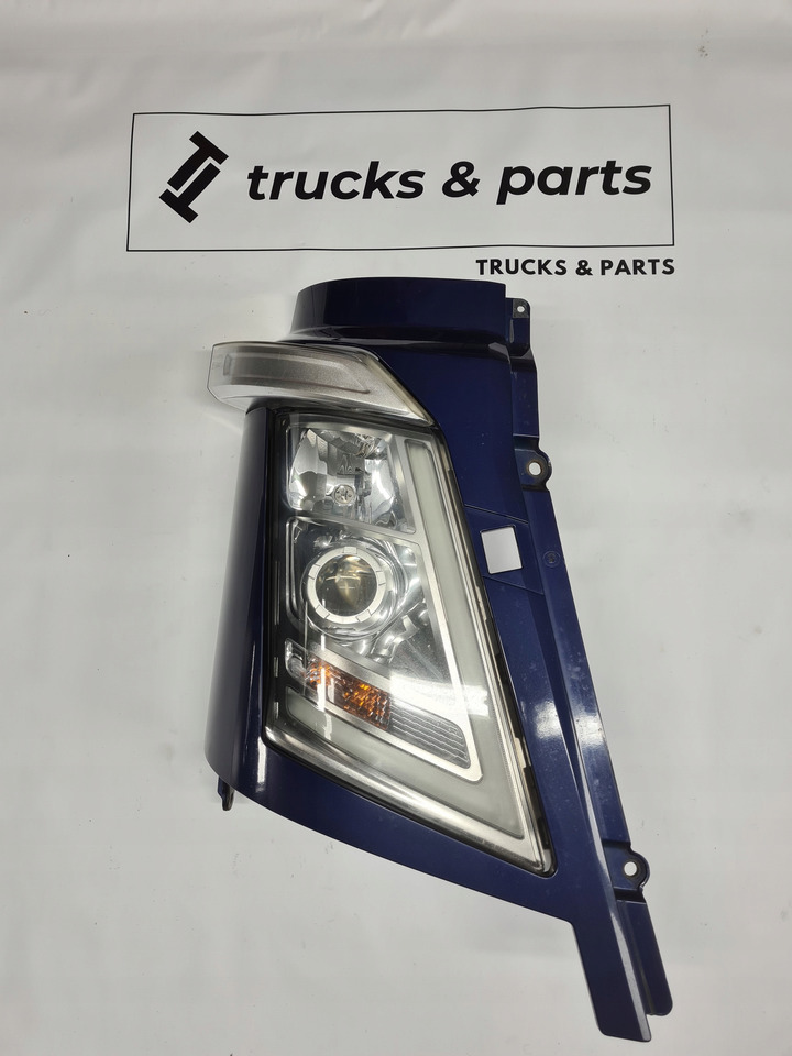 VOLVO REFLEKTOR LAMPA BIXENON OKULAR PRAWY KOMPLETNY VOLVO FH 4 22239244 - Headlight for Truck: picture 1 VOLVO REFLEKTOR LAMPA BIXENON OKULAR PRAWY KOMPLETNY VOLVO FH 4 22239244 - Headlight for Truck: picture 1