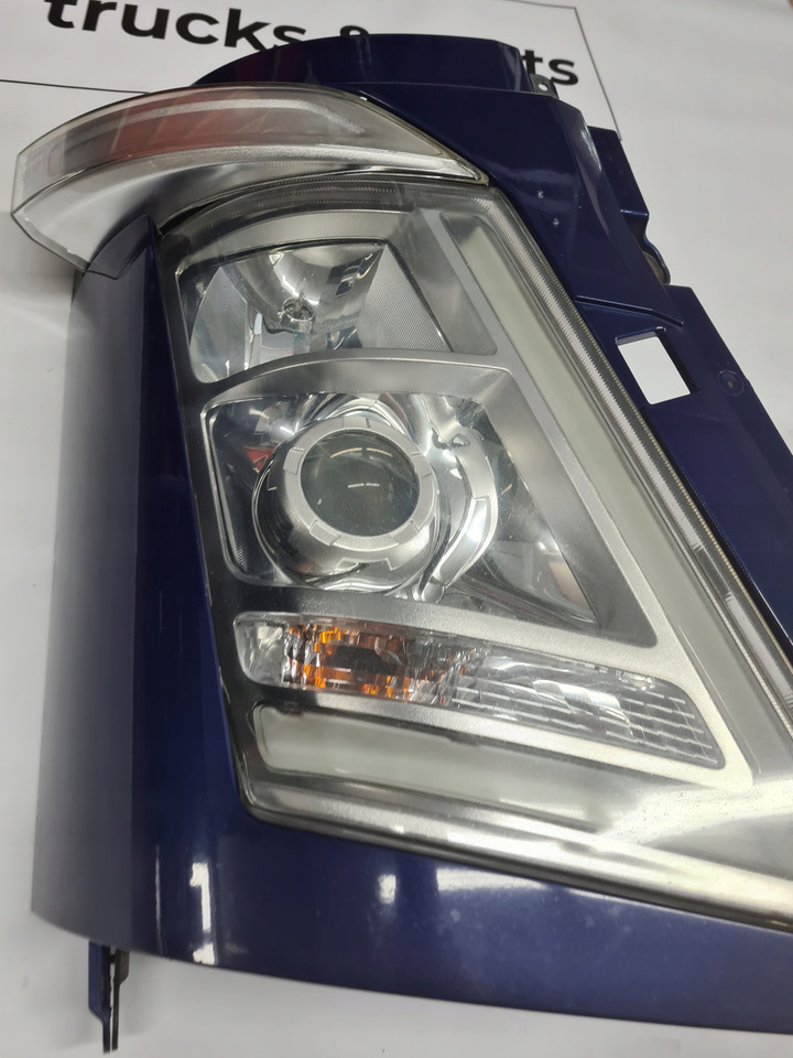 VOLVO REFLEKTOR LAMPA BIXENON OKULAR PRAWY KOMPLETNY VOLVO FH 4 22239244 - Headlight for Truck: picture 4 VOLVO REFLEKTOR LAMPA BIXENON OKULAR PRAWY KOMPLETNY VOLVO FH 4 22239244 - Headlight for Truck: picture 4