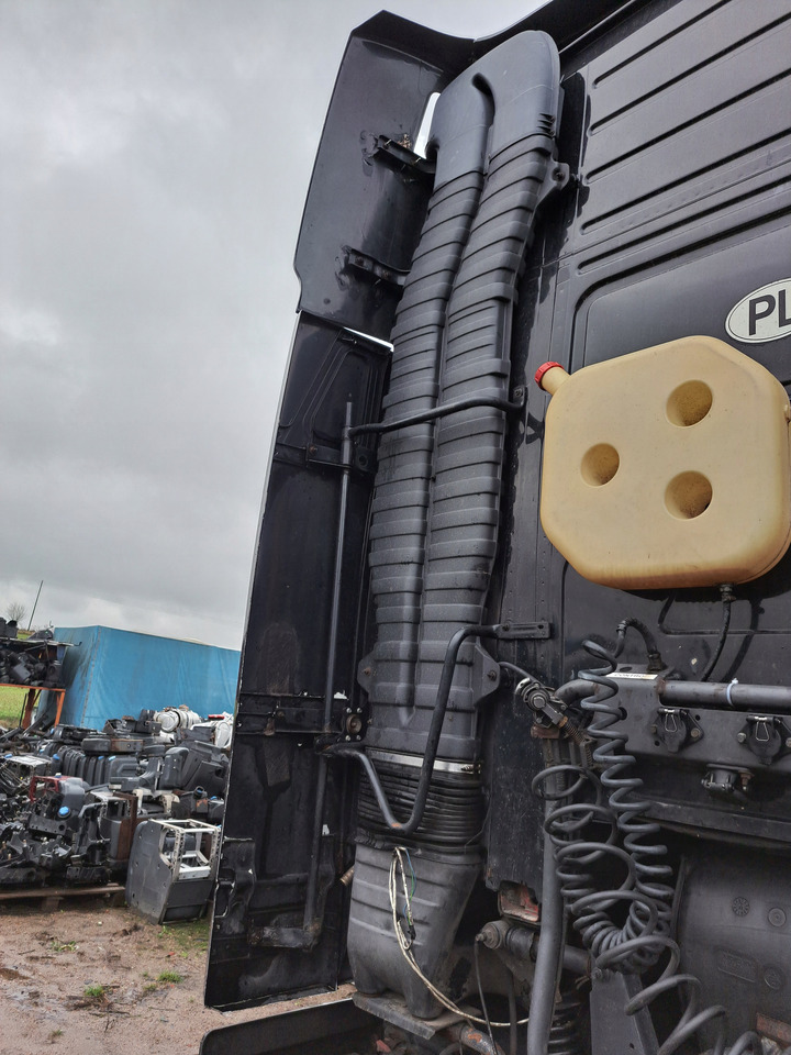 VOLVO SPOILERY OWIEWKI KABINY KOMPLET VOLVO FH 12 13 XL - Aerodynamics/ Spoiler for Truck: picture 5 VOLVO SPOILERY OWIEWKI KABINY KOMPLET VOLVO FH 12 13 XL - Aerodynamics/ Spoiler for Truck: picture 5