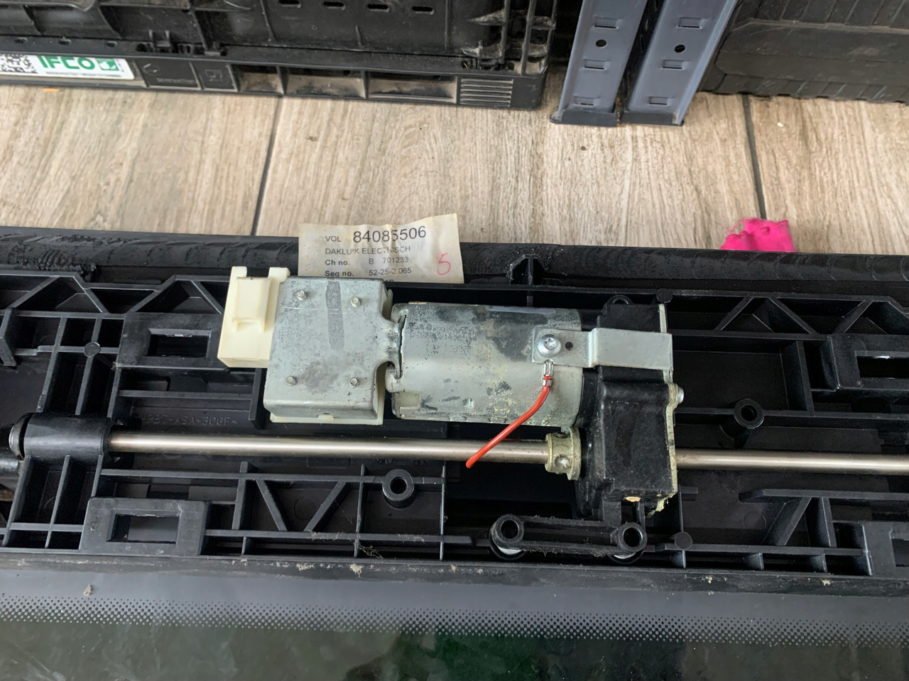 VOLVO SZYBERDACH KOMPLETNY VOLVO FH 4 - Cab and interior for Truck: picture 4 VOLVO SZYBERDACH KOMPLETNY VOLVO FH 4 - Cab and interior for Truck: picture 4