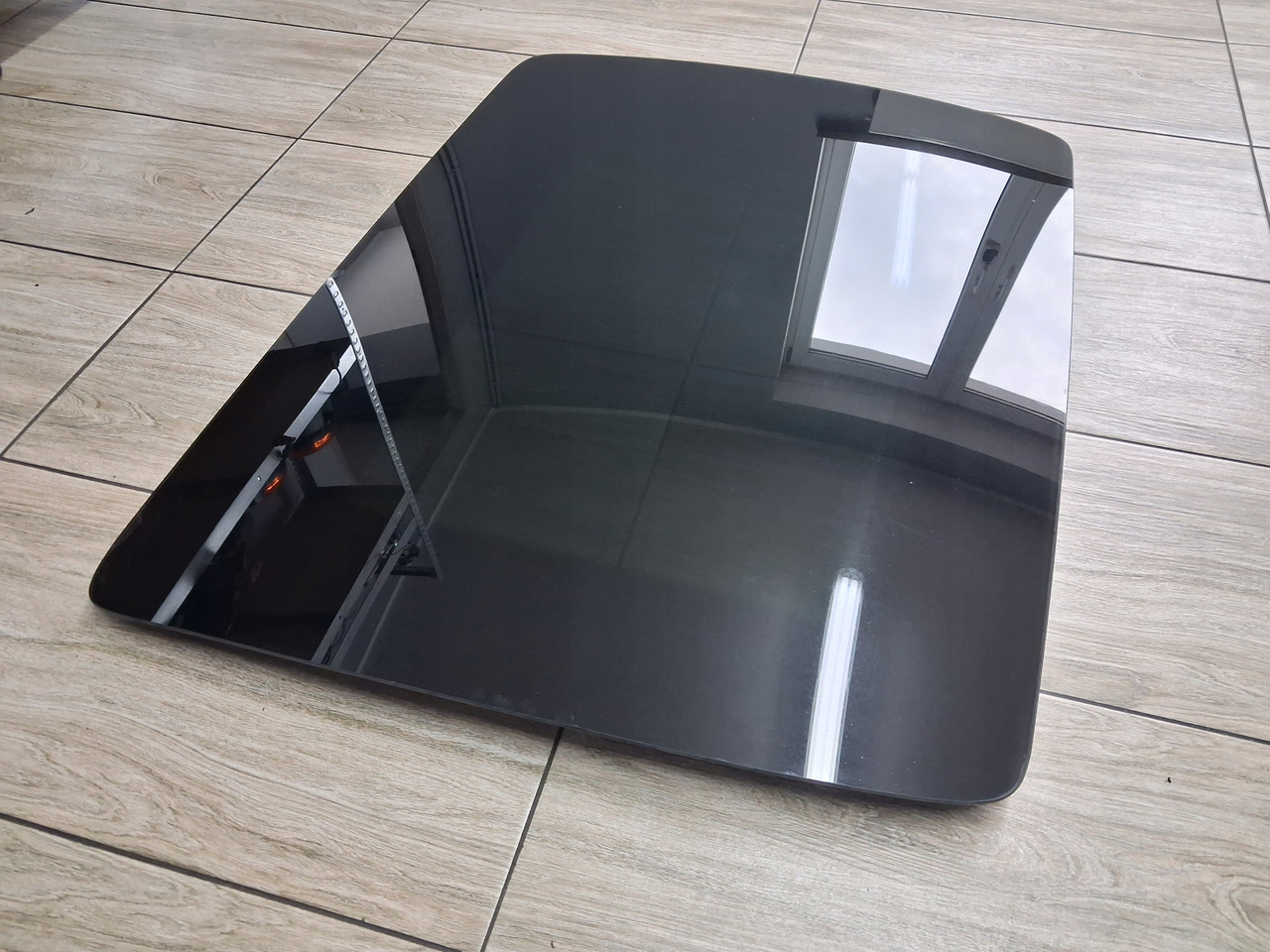 VOLVO SZYBERDACH SZKLANY SZKŁO SZYBERDACHU VOLVO FH 4 - Cab and interior for Truck: picture 3 VOLVO SZYBERDACH SZKLANY SZKŁO SZYBERDACHU VOLVO FH 4 - Cab and interior for Truck: picture 3