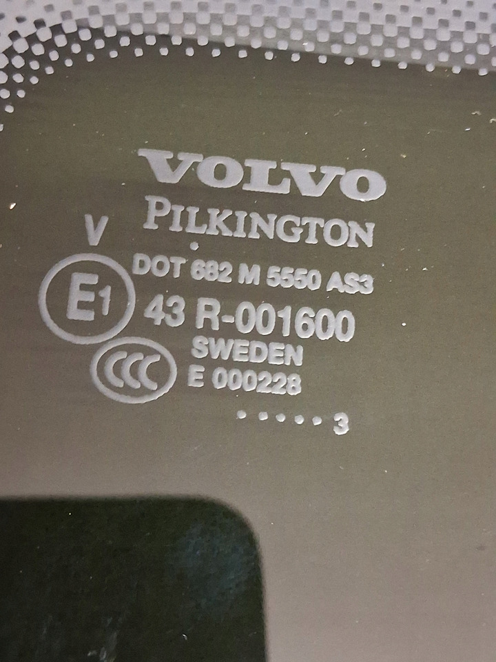 VOLVO SZYBERDACH SZKLANY SZKŁO SZYBERDACHU VOLVO FH 4 - Cab and interior for Truck: picture 5 VOLVO SZYBERDACH SZKLANY SZKŁO SZYBERDACHU VOLVO FH 4 - Cab and interior for Truck: picture 5