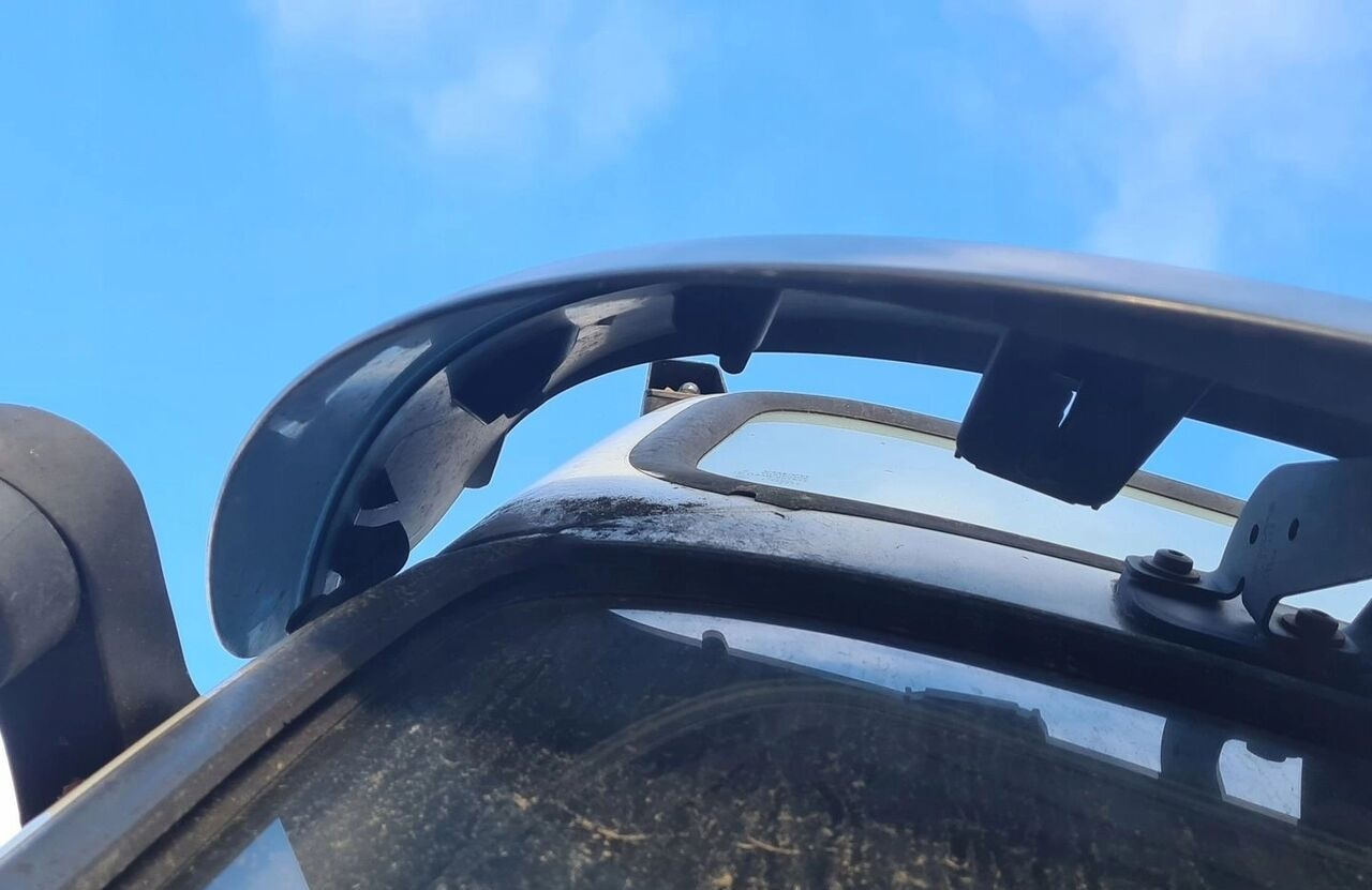 Volvo OE Volvo FH FM - Sun visor for Truck: picture 1 Volvo OE Volvo FH FM - Sun visor for Truck: picture 1