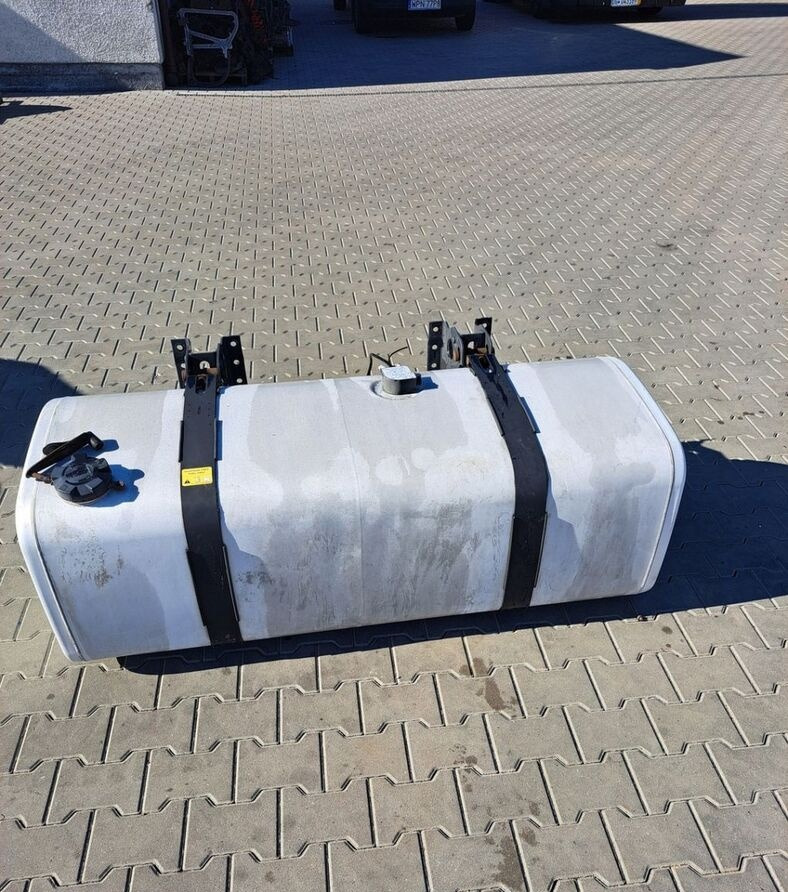 Volvo ZBIORNIK PALIWA VOLVO FH FM 4 FMX LOW DECK MEGA 1 - Fuel tank for Truck: picture 1 Volvo ZBIORNIK PALIWA VOLVO FH FM 4 FMX LOW DECK MEGA 1 - Fuel tank for Truck: picture 1