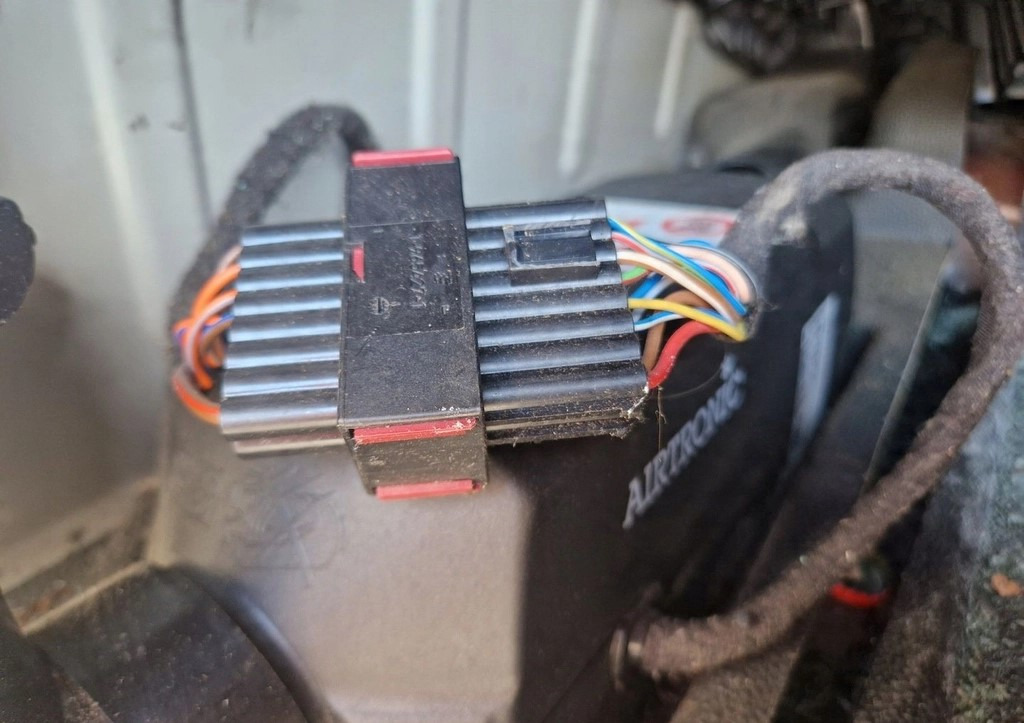 WEBASTO OGRZEWANIE POSTOJOWE FORD F-MAX 500 EBERSPACHER AIRTRONIC D2 24V 406889PB 252070 - Heating/ Ventilation: picture 3 WEBASTO OGRZEWANIE POSTOJOWE FORD F-MAX 500 EBERSPACHER AIRTRONIC D2 24V 406889PB 252070 - Heating/ Ventilation: picture 3