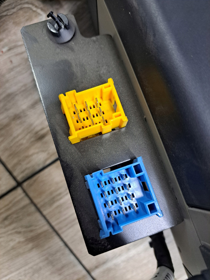 WEBASTO WEBASTO AIR TOP 2000ST ADR RENAULT PREMIUM MIDLUM DXI VOLVO FL FE - Heating/ Ventilation for Truck: picture 3 WEBASTO WEBASTO AIR TOP 2000ST ADR RENAULT PREMIUM MIDLUM DXI VOLVO FL FE - Heating/ Ventilation for Truck: picture 3