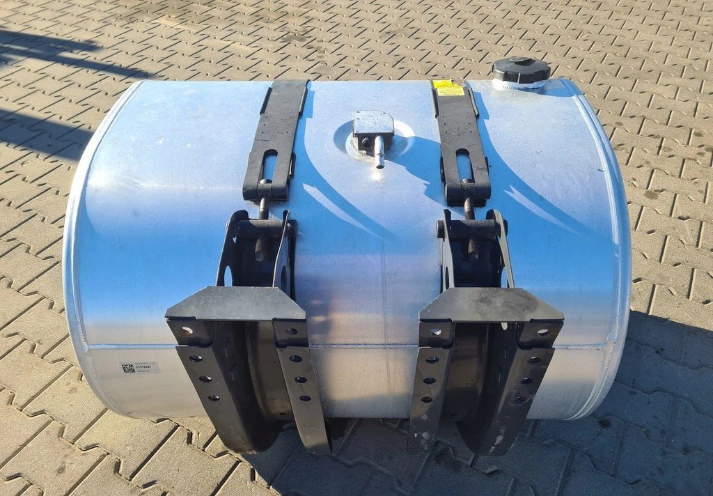 ZBIORNIK PALIWA RENAULT PREMIUM MAGNUM DXI GAMA T VOLVO FH 13 4 100X70X70 - Fuel tank: picture 4 ZBIORNIK PALIWA RENAULT PREMIUM MAGNUM DXI GAMA T VOLVO FH 13 4 100X70X70 - Fuel tank: picture 4