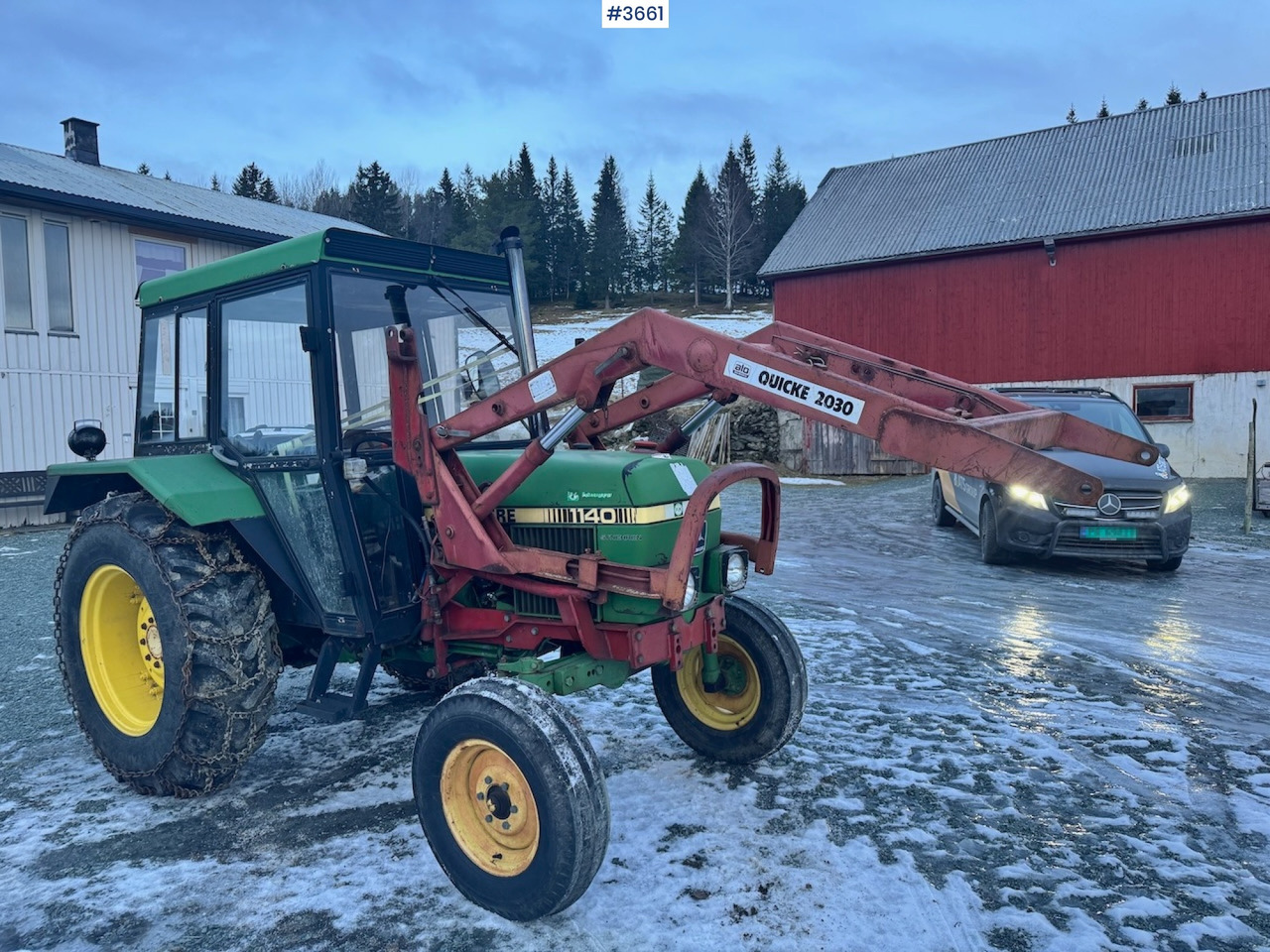 Farm tractor 1980 John Deere 1140 Synchron w/ Front loader and bucket: picture 1