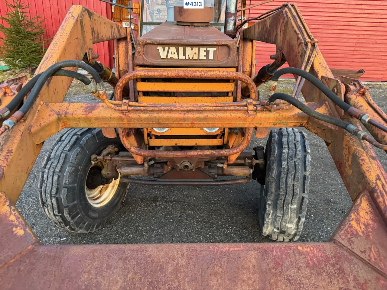 1980 Valmet 602 m/ frontlaster - Farm tractor: picture 5 1980 Valmet 602 m/ frontlaster - Farm tractor: picture 5