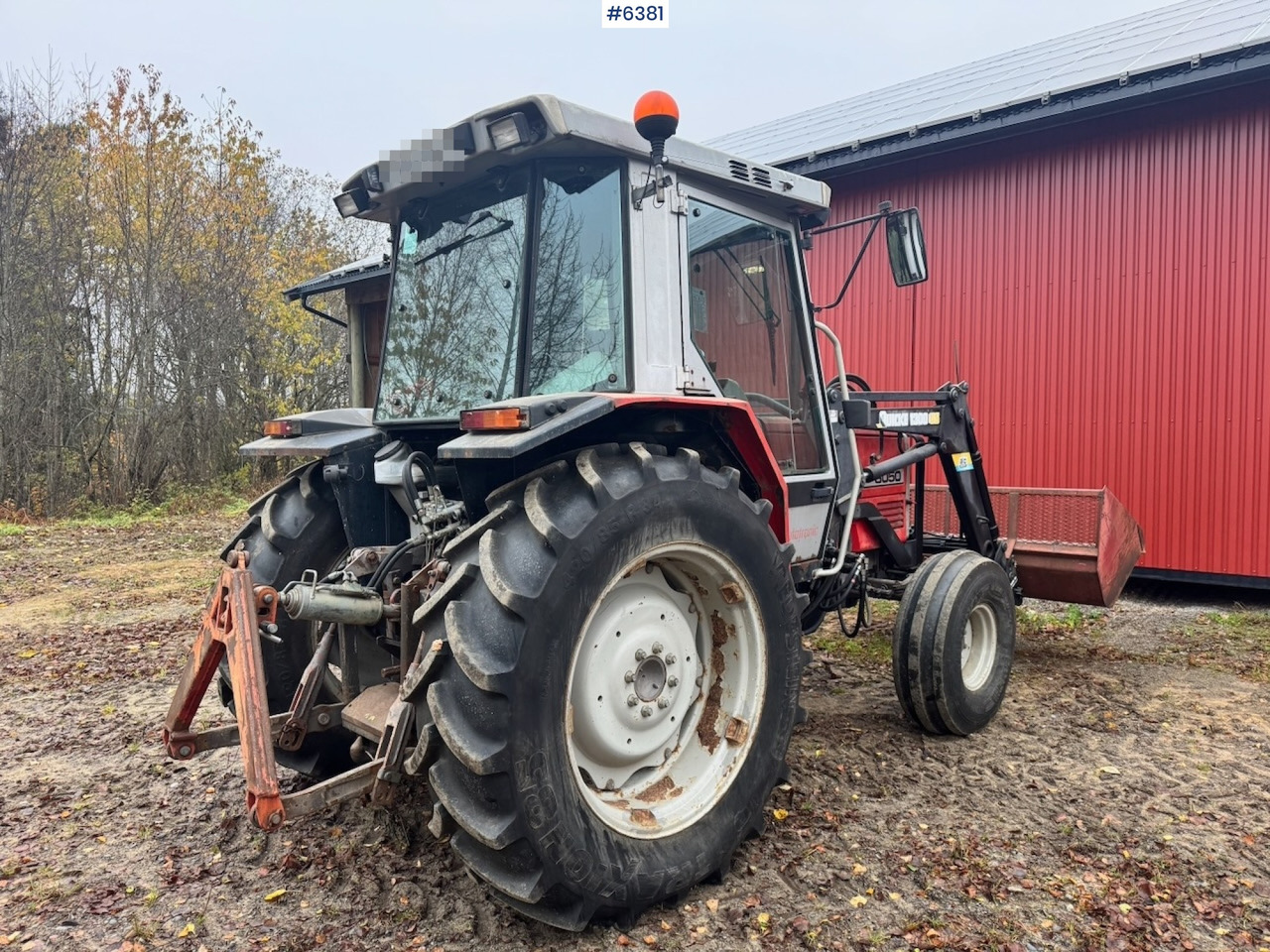 1987 Massey Ferguson 3050 w/ Front loader and twin wheels. - Farm tractor: picture 5 1987 Massey Ferguson 3050 w/ Front loader and twin wheels. - Farm tractor: picture 5