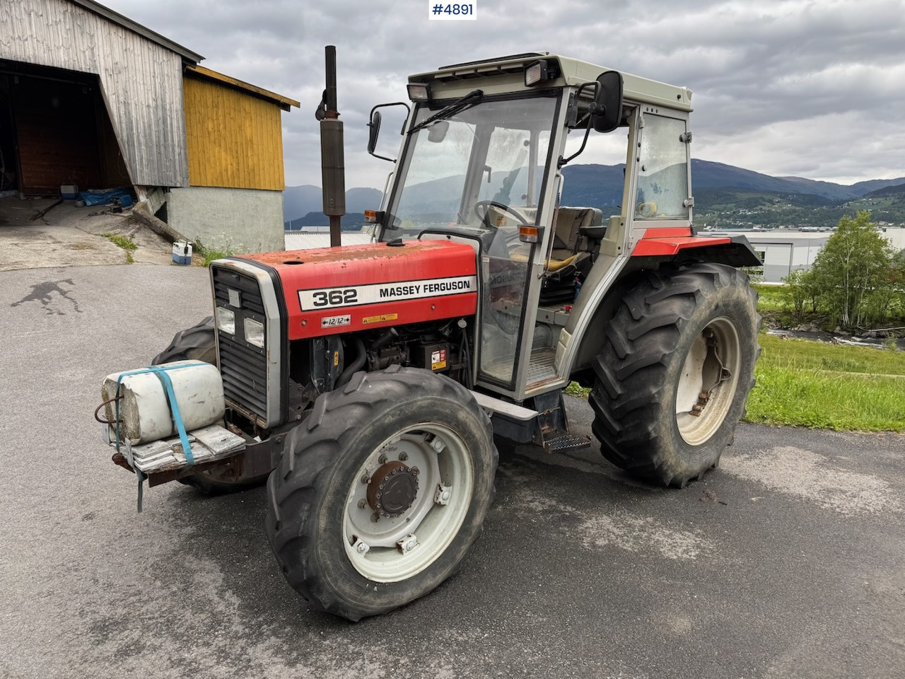1993 Massey Ferguson 362 - Farm tractor: picture 1 1993 Massey Ferguson 362 - Farm tractor: picture 1