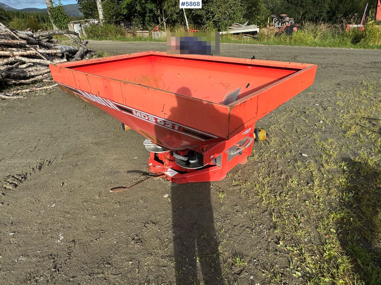 1997 Rauch MDS 921 Fertilizer spreader, partial repair project - Fertilizer spreader: picture 2 1997 Rauch MDS 921 Fertilizer spreader, partial repair project - Fertilizer spreader: picture 2