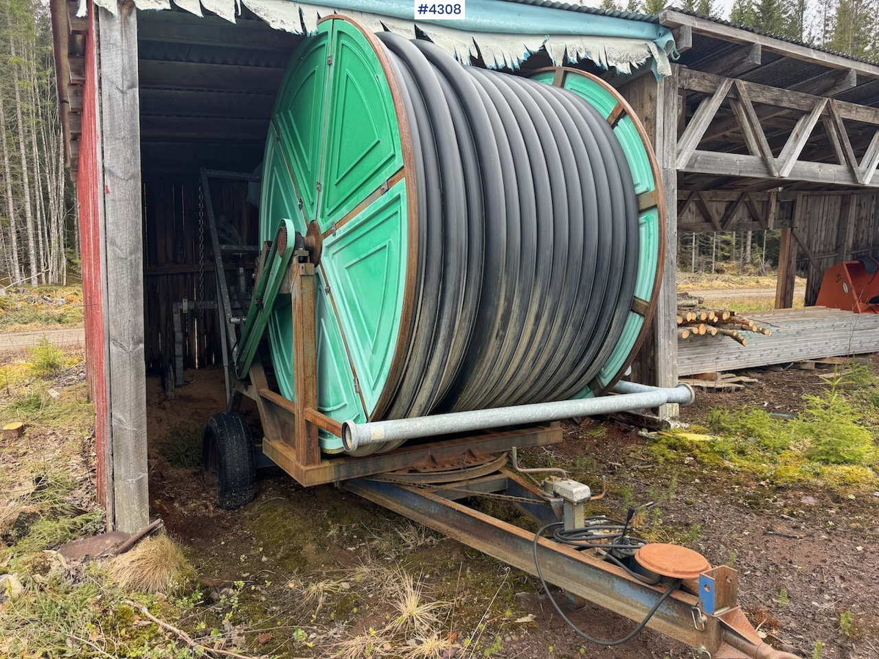 1998 Irtec vanningsvogn med rør og pumpe - Irrigation system: picture 1 1998 Irtec vanningsvogn med rør og pumpe - Irrigation system: picture 1