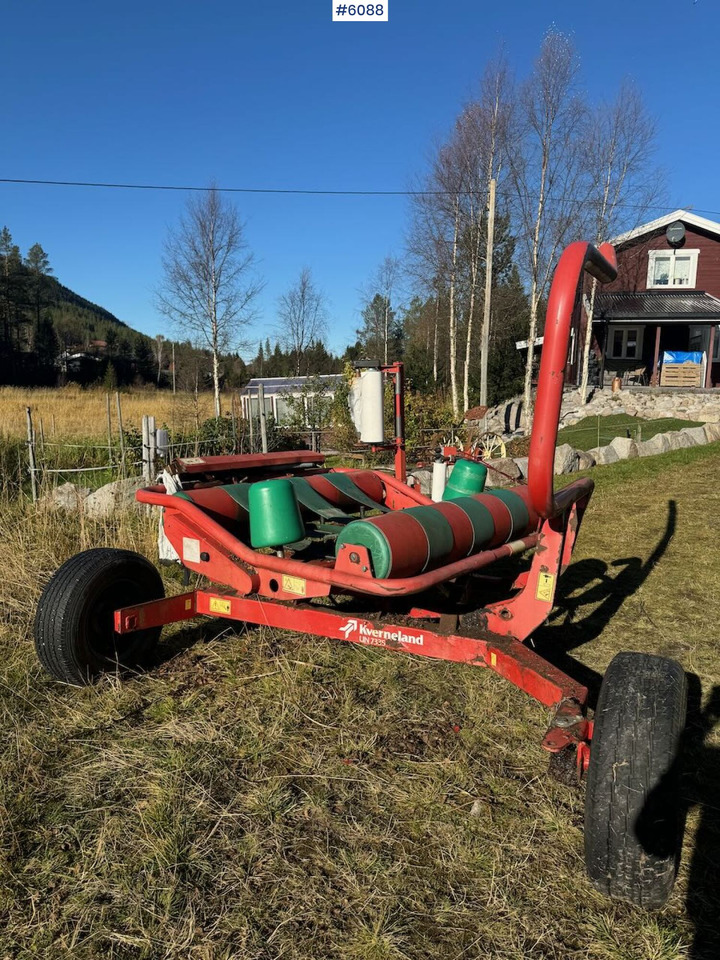 1998 Kverneland 7335 Round bale wrapper - Hay and forage equipment: picture 1 1998 Kverneland 7335 Round bale wrapper - Hay and forage equipment: picture 1