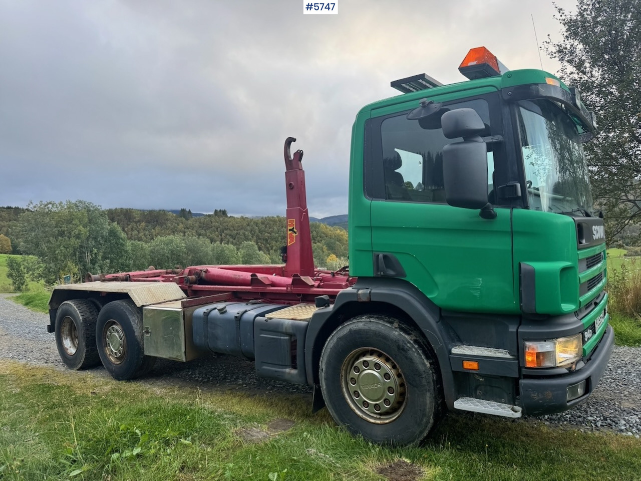 1998 Scania 94D 310 Hook‑truck - Hook lift truck: picture 5 1998 Scania 94D 310 Hook‑truck - Hook lift truck: picture 5