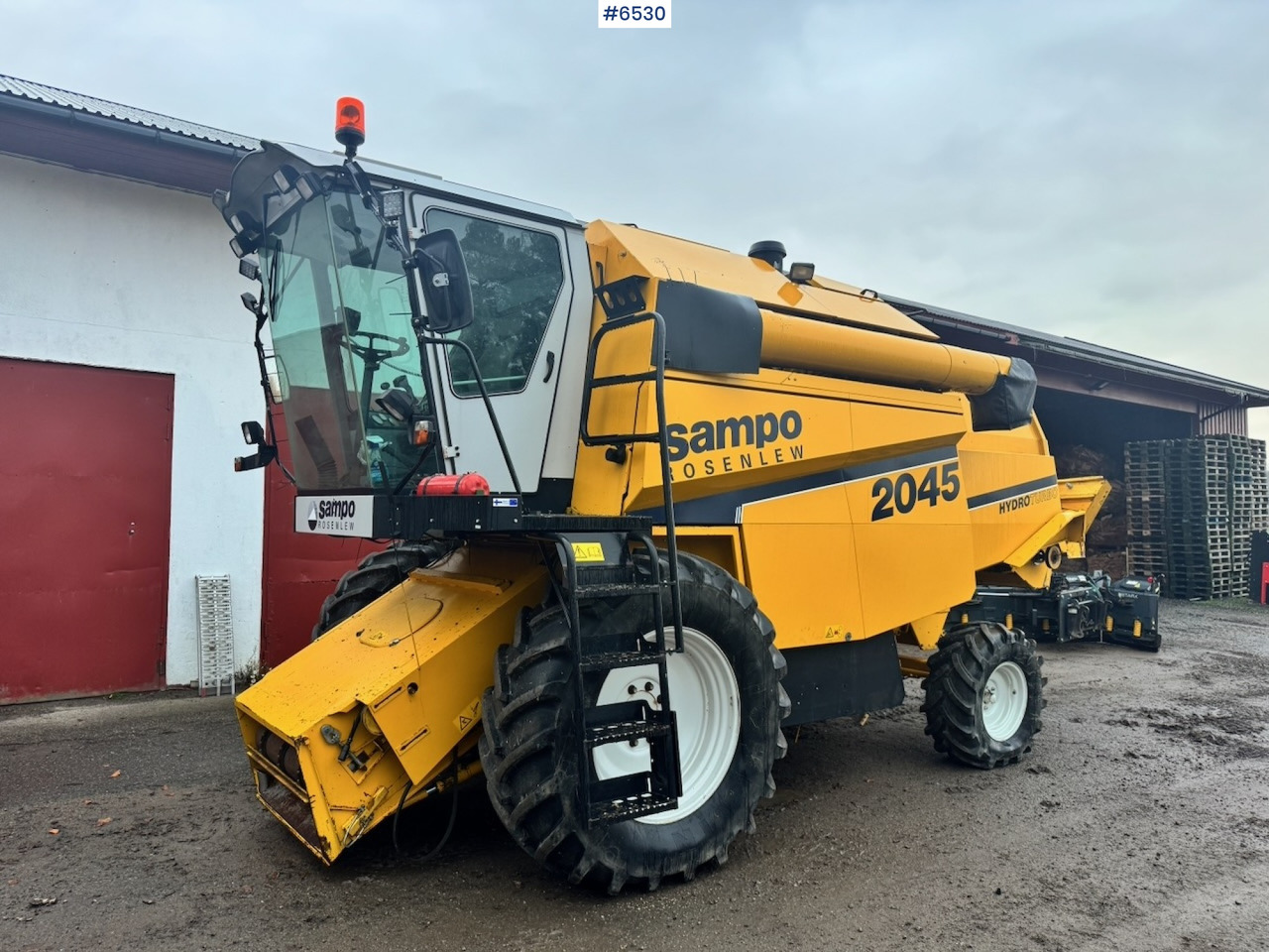 2000 Sampo Rosenlaw SR2045 Combine. 1560 hours! - Combine harvester: picture 2 2000 Sampo Rosenlaw SR2045 Combine. 1560 hours! - Combine harvester: picture 2