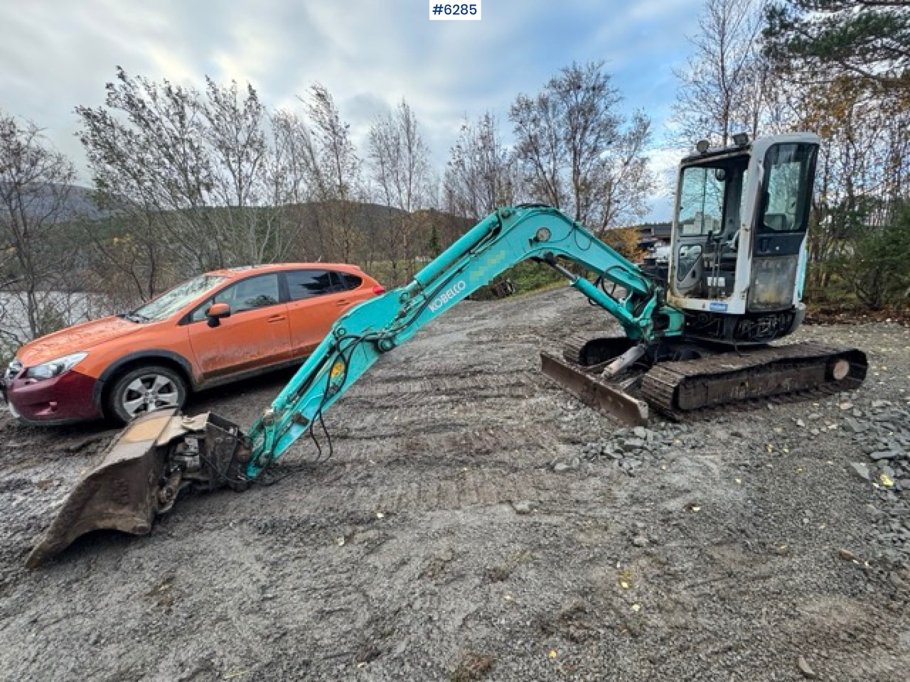 2002 Kobelco SK45 with Grading Bucket, Narrow Bucket, and Tooth Bucket – SEE VIDEO! - Excavator: picture 1 2002 Kobelco SK45 with Grading Bucket, Narrow Bucket, and Tooth Bucket – SEE VIDEO! - Excavator: picture 1