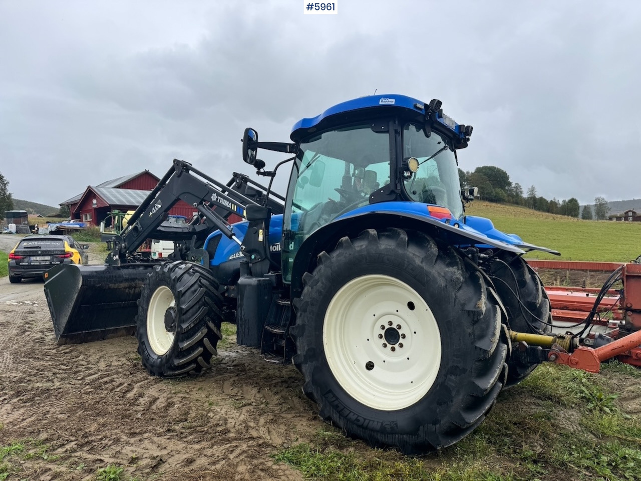 2004 New Holland TS115A with front loader - Farm tractor: picture 4 2004 New Holland TS115A with front loader - Farm tractor: picture 4
