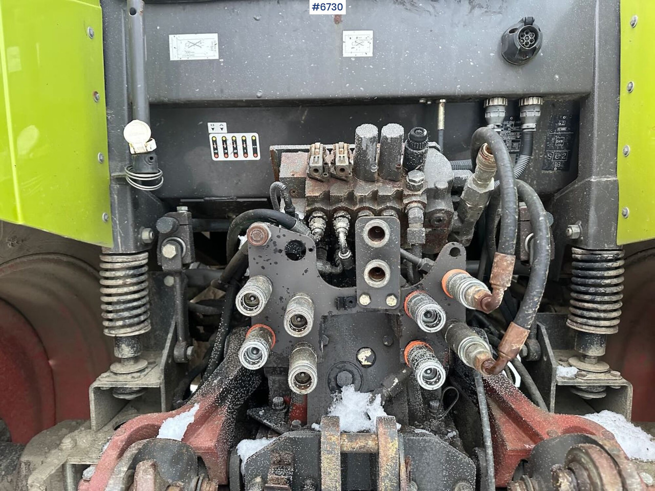 Farm tractor 2007 Claas Ares 697 4x4 with front loader. SEE VIDEO.: picture 16 Farm tractor 2007 Claas Ares 697 4x4 with front loader. SEE VIDEO.: picture 16