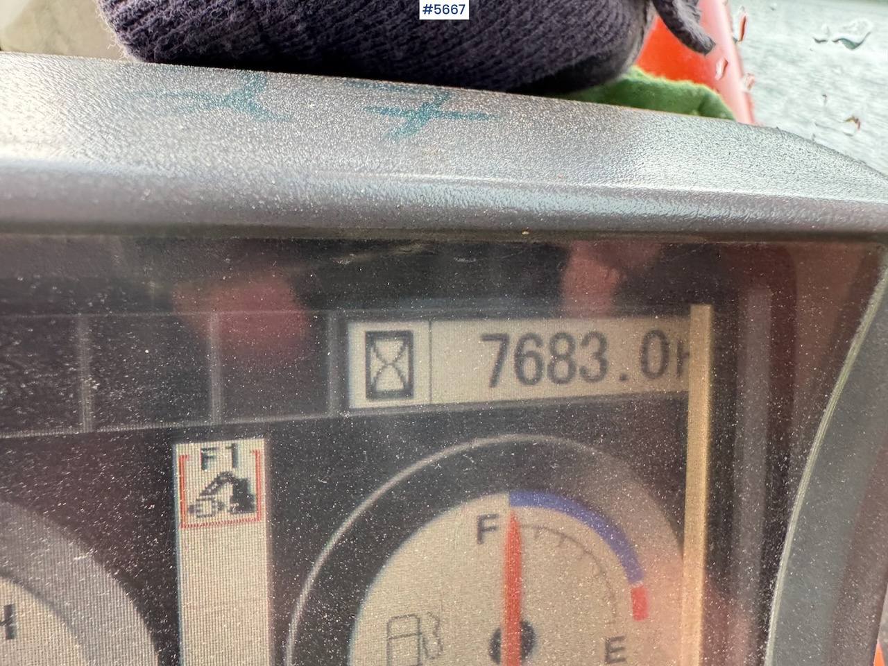 Excavator 2011 Hitachi ZX 85 US-3 w/rotor tilt and buckets: picture 13