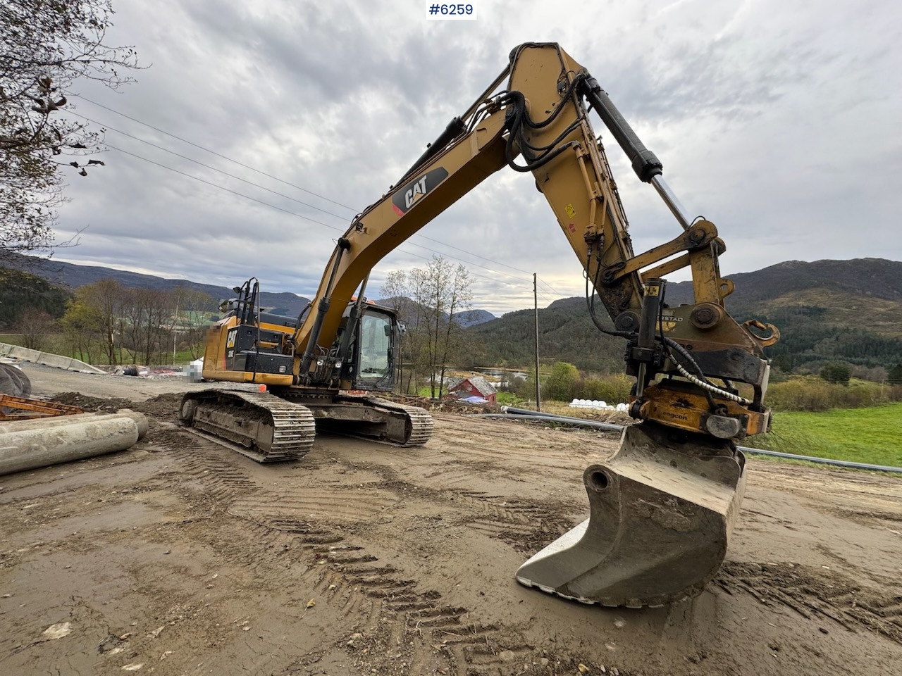 Excavator 2012 Cat 324 E w/ rotor tilt, sanding bucket and digging bucket.: picture 8 Excavator 2012 Cat 324 E w/ rotor tilt, sanding bucket and digging bucket.: picture 8