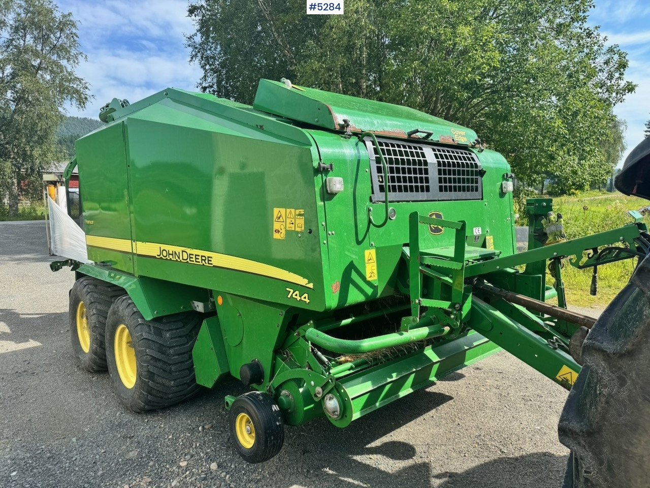 2012 John Deere 744 Combi baler. - Hay and forage equipment: picture 1 2012 John Deere 744 Combi baler. - Hay and forage equipment: picture 1