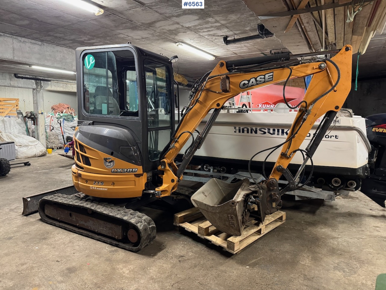 2014 Case CX 30B S2 ZTS w/ 3 buckets, grapple and trailer. - Mini excavator: picture 1 2014 Case CX 30B S2 ZTS w/ 3 buckets, grapple and trailer. - Mini excavator: picture 1