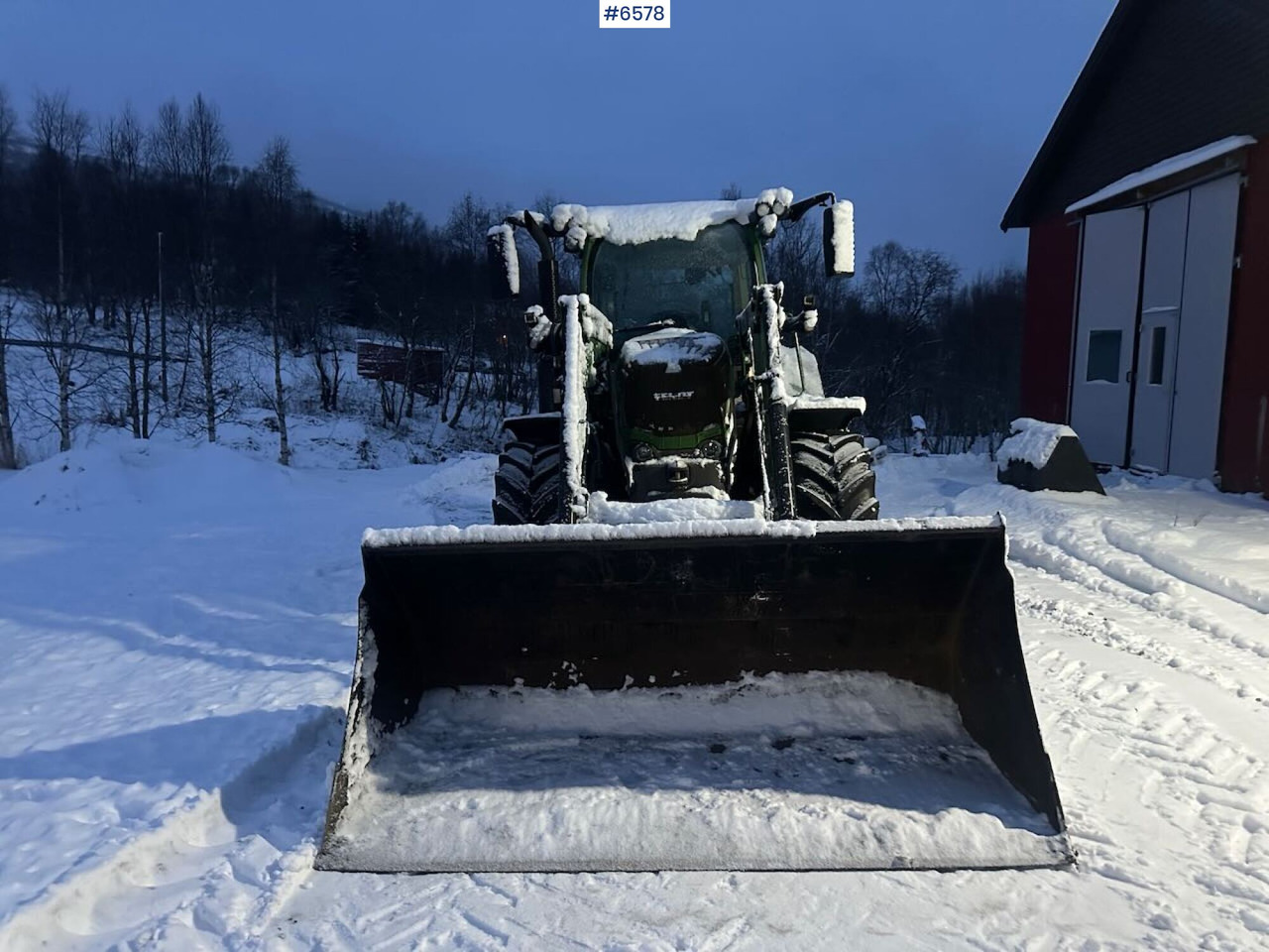 2016 Fendt 313S4 4x4 tractor w/ front loader. - Farm tractor: picture 5 2016 Fendt 313S4 4x4 tractor w/ front loader. - Farm tractor: picture 5