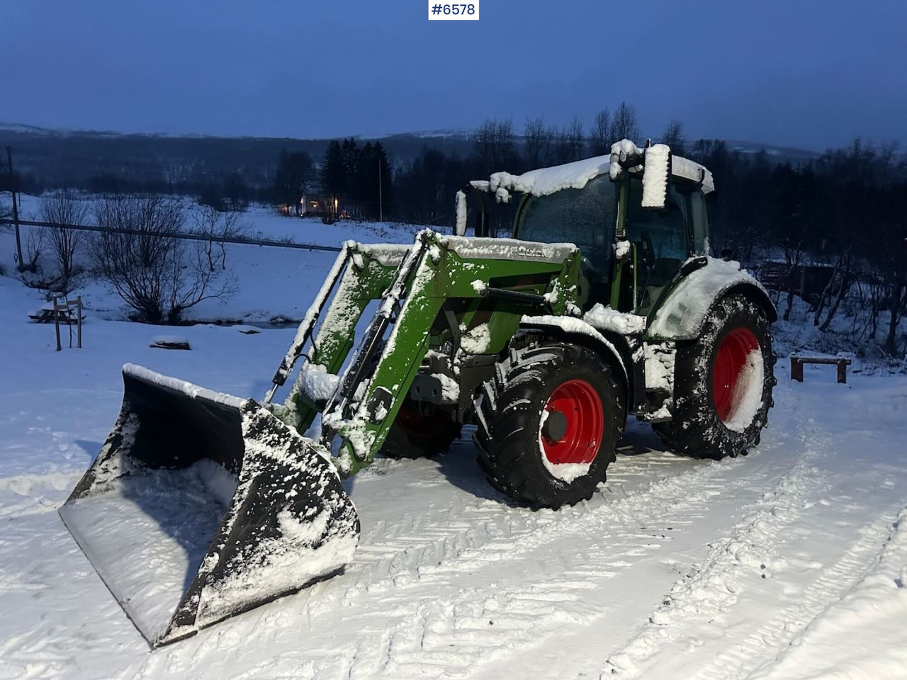 2016 Fendt 313S4 4x4 tractor w/ front loader. - Farm tractor: picture 1 2016 Fendt 313S4 4x4 tractor w/ front loader. - Farm tractor: picture 1