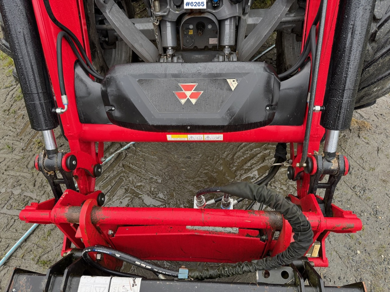 Farm tractor 2021 Massey Ferguson 5S 145 Exclusive Dyna 6 w/ front loader, front hydraulics and front PTO.: picture 7 Farm tractor 2021 Massey Ferguson 5S 145 Exclusive Dyna 6 w/ front loader, front hydraulics and front PTO.: picture 7