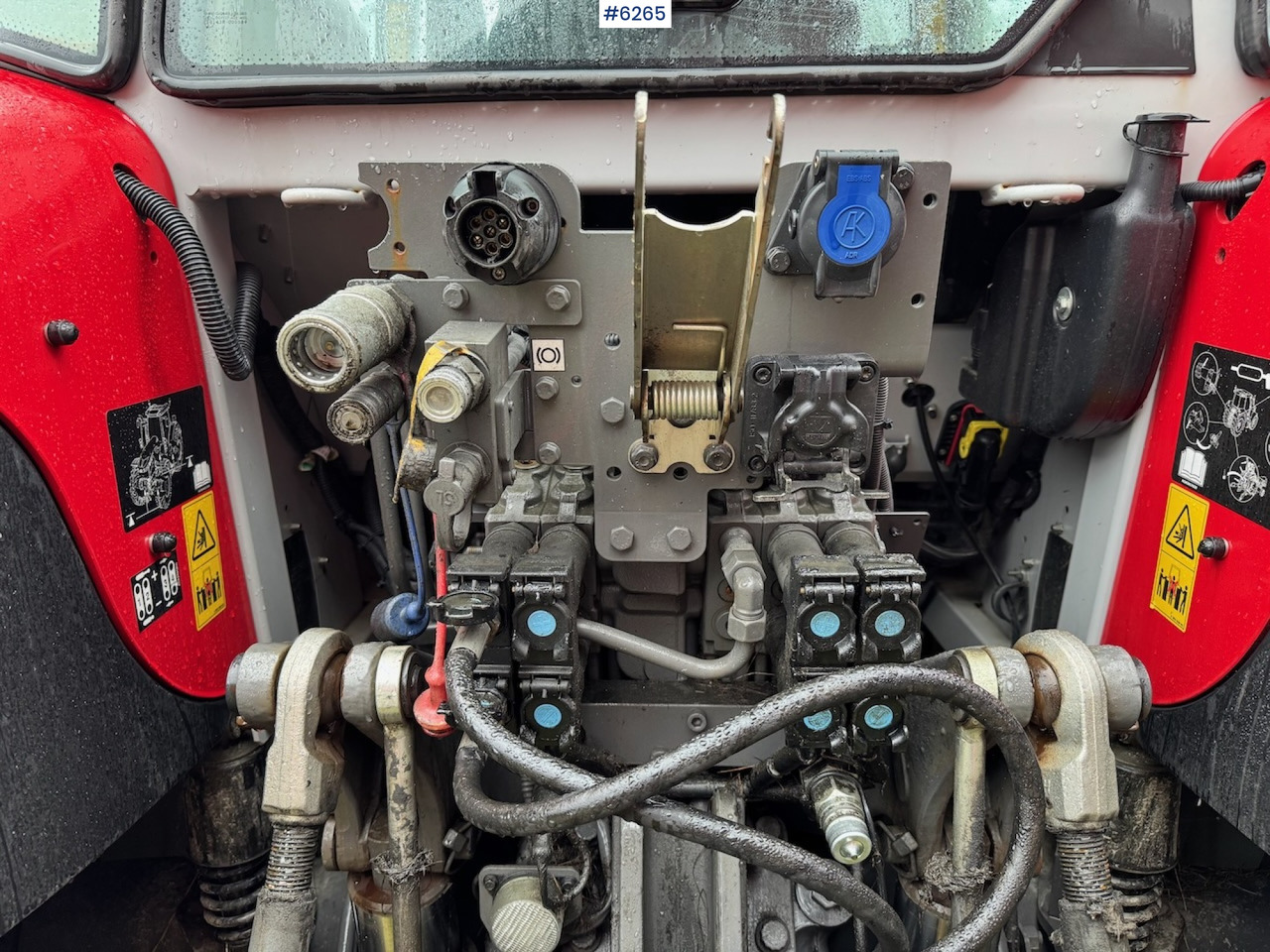 Farm tractor 2021 Massey Ferguson 5S 145 Exclusive Dyna 6 w/ front loader, front hydraulics and front PTO.: picture 19 Farm tractor 2021 Massey Ferguson 5S 145 Exclusive Dyna 6 w/ front loader, front hydraulics and front PTO.: picture 19