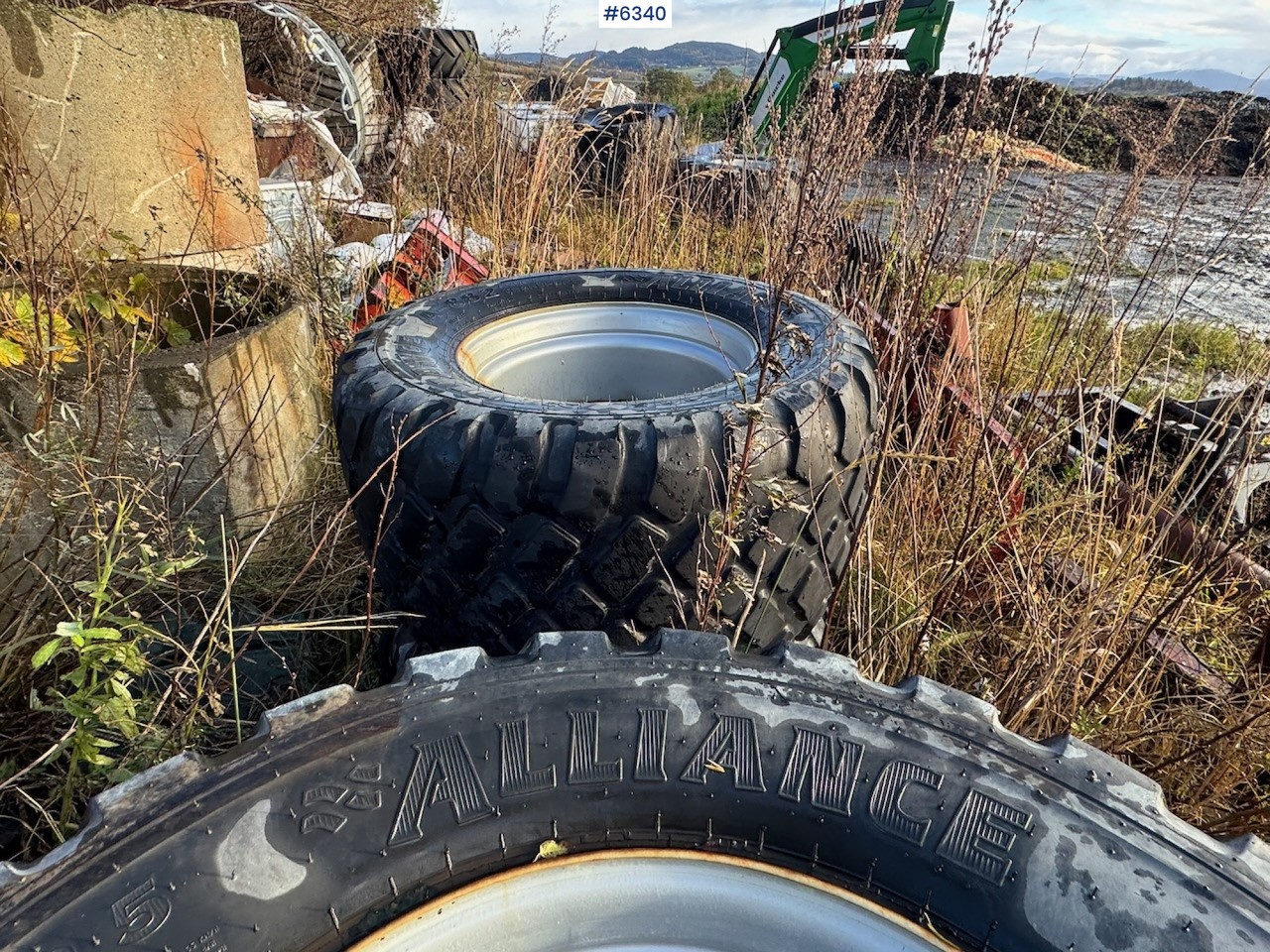 4 tires for dump trailer - Wheel and tire package for Construction machinery: picture 4 4 tires for dump trailer - Wheel and tire package for Construction machinery: picture 4