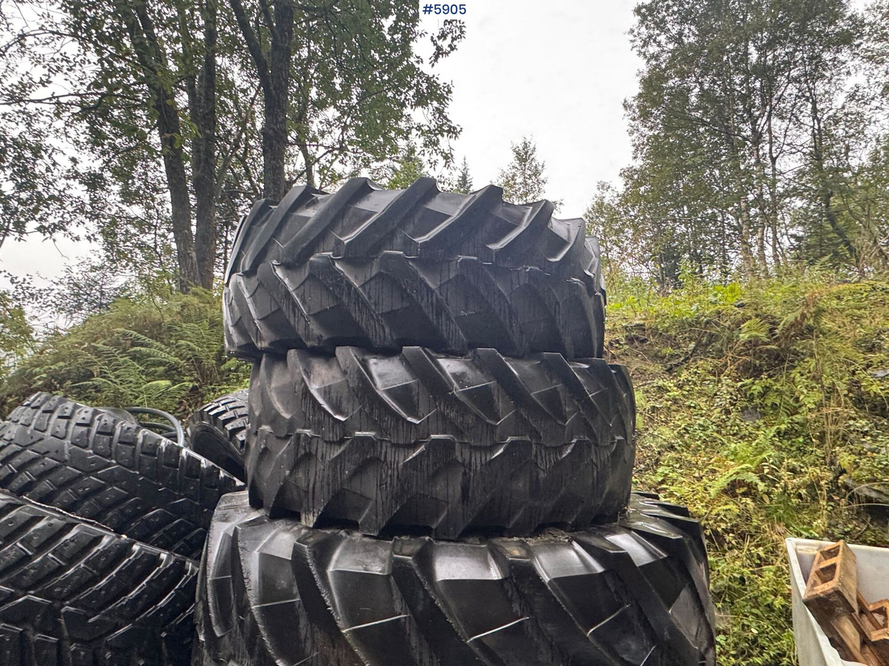 8 pcs Nokian TRI 2 tires. 4 pcs on rims! - Wheel and tire package for Construction machinery: picture 5 8 pcs Nokian TRI 2 tires. 4 pcs on rims! - Wheel and tire package for Construction machinery: picture 5