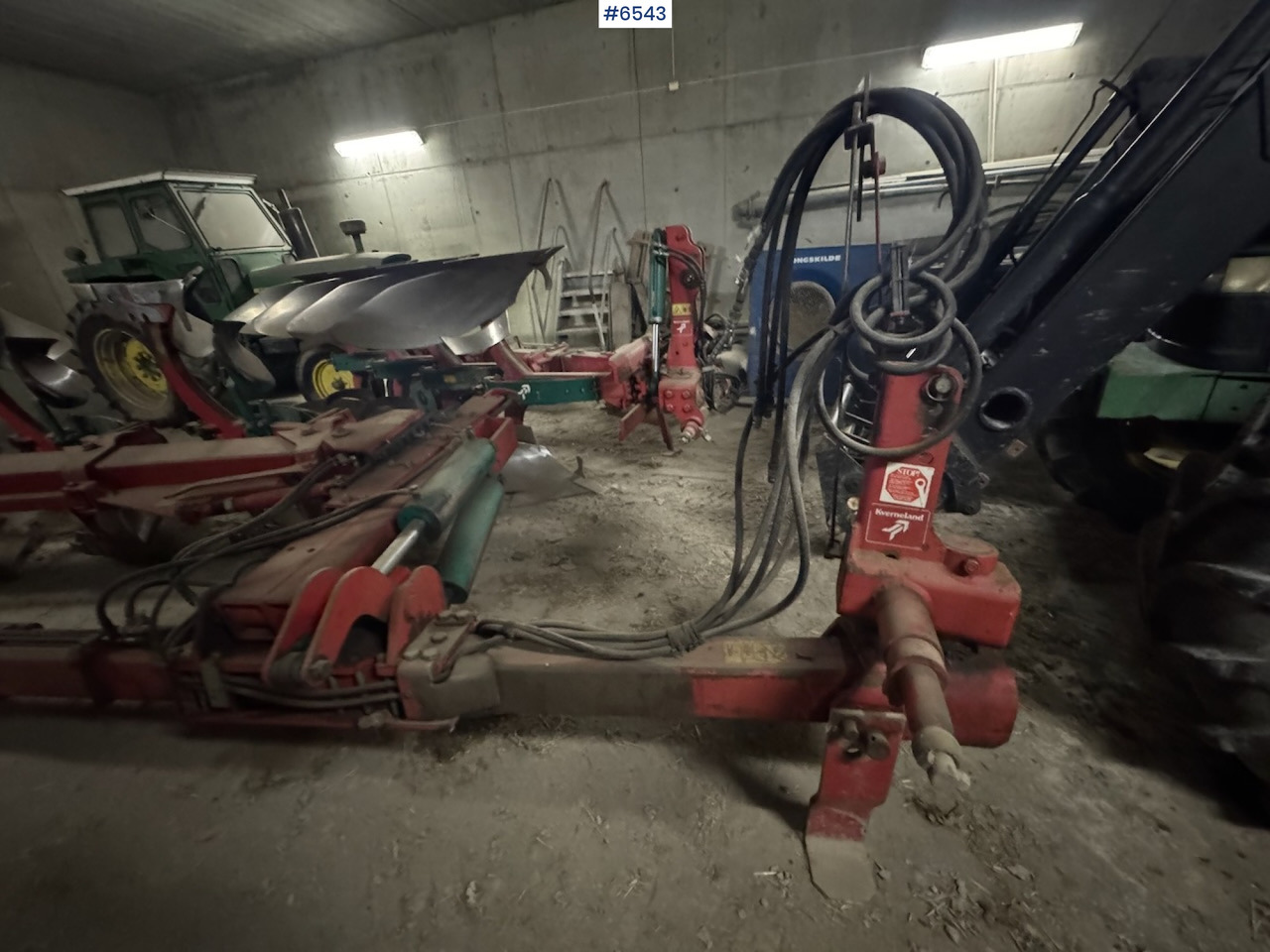 Kverneland PB100 6-Flour Vario Semi-Reversible Plough - Soil tillage equipment: picture 3 Kverneland PB100 6-Flour Vario Semi-Reversible Plough - Soil tillage equipment: picture 3