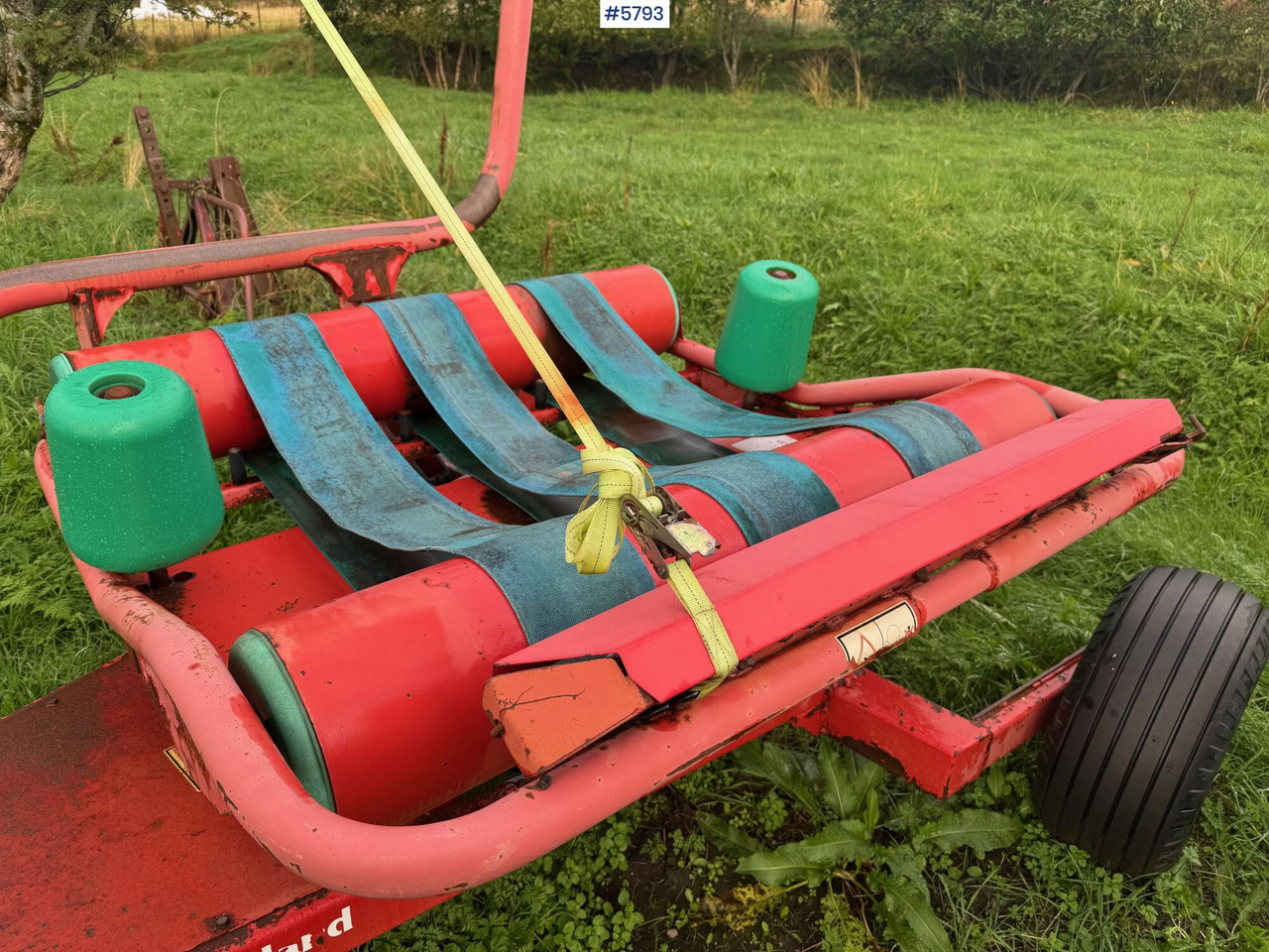Hay and forage equipment Kverneland un 7335. Partially rep.object: picture 8