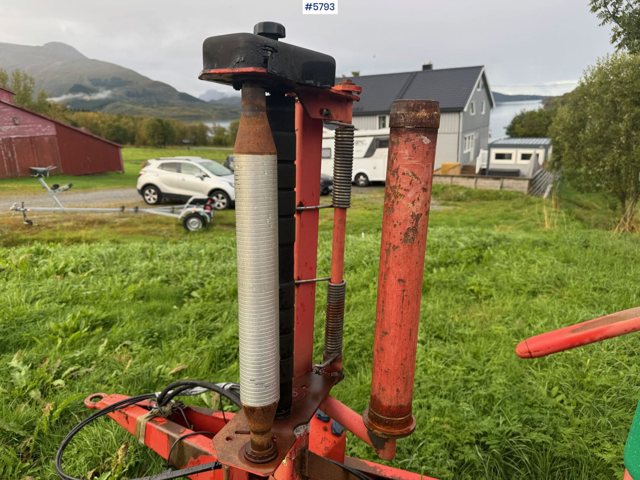 Hay and forage equipment Kverneland un 7335. Partially rep.object: picture 17