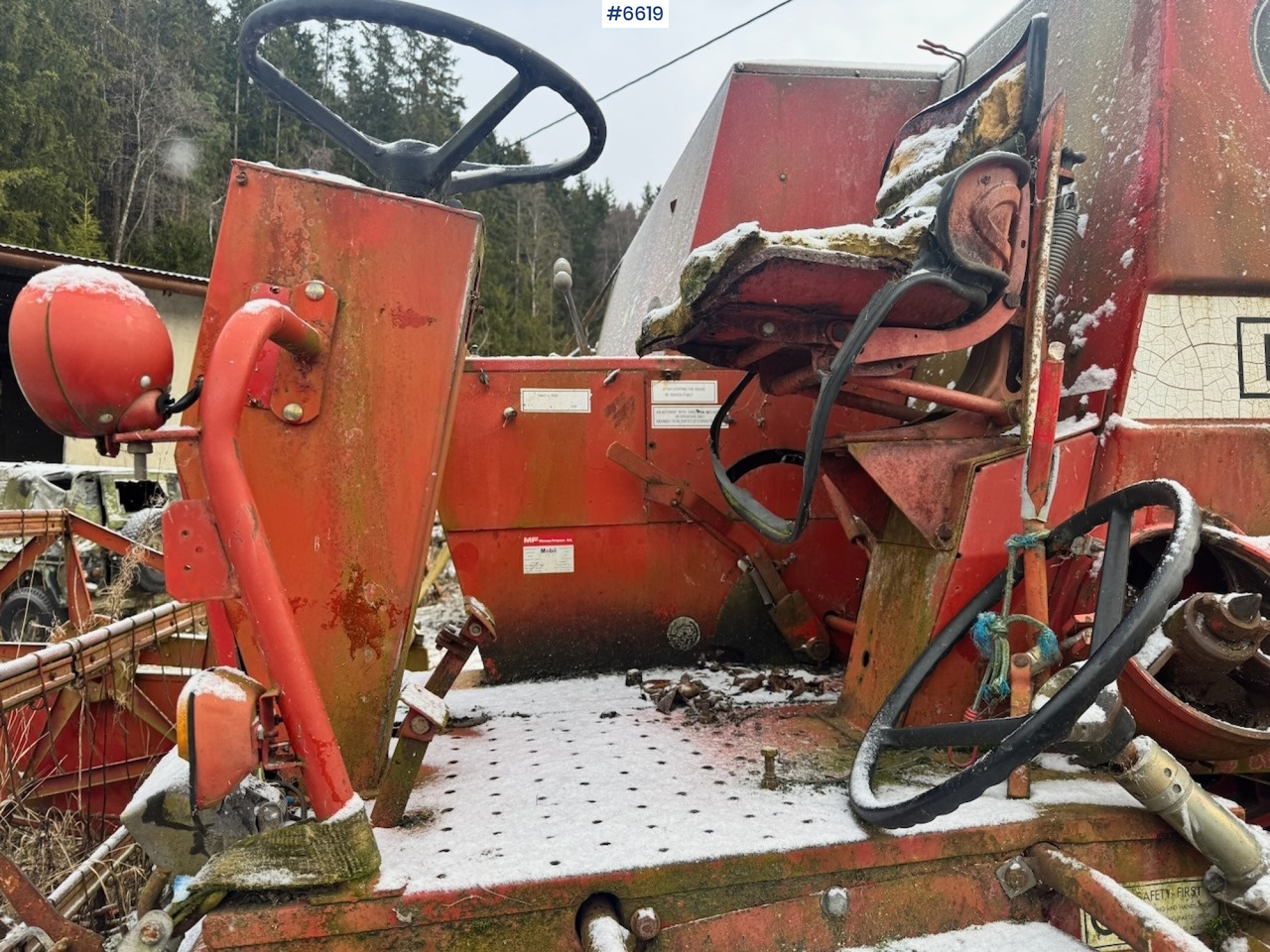 Combine harvester Massey Ferguson 487 Combine Harvester.: picture 10