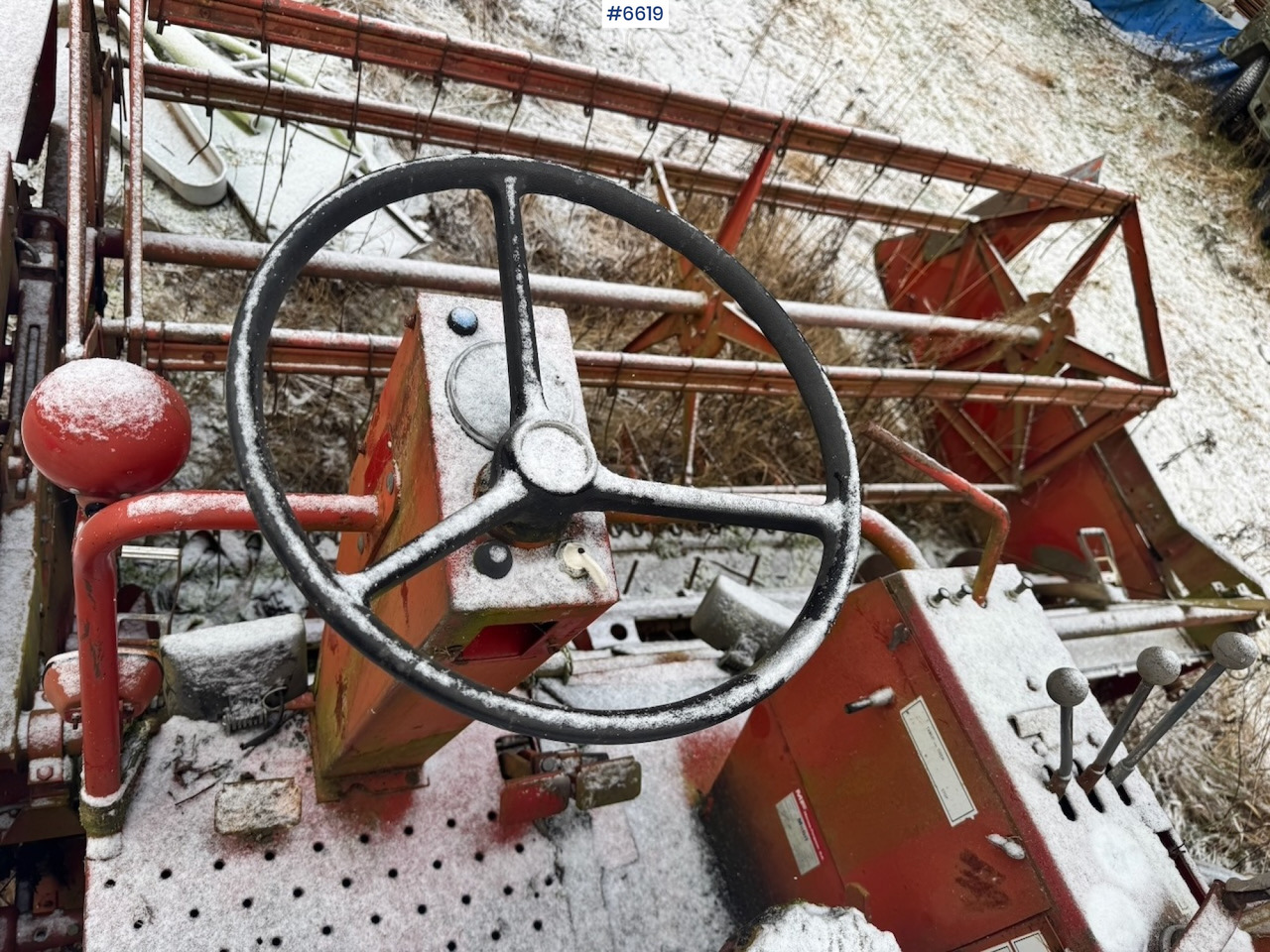 Combine harvester Massey Ferguson 487 Combine Harvester.: picture 12