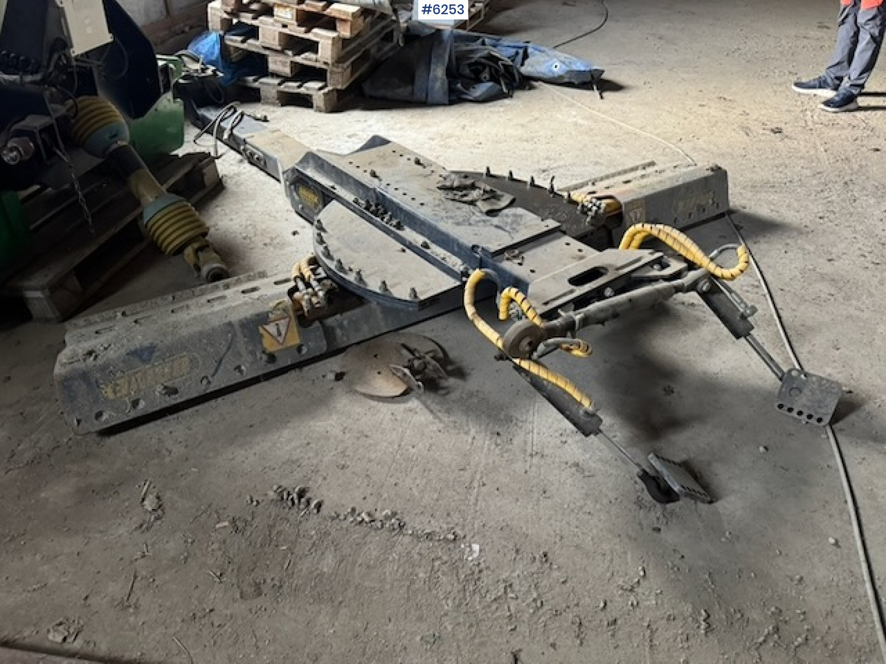 2021 Drivex EG3500 snow blade with 2021 Drivex undermount blade - Municipal/ Special vehicle: picture 4 2021 Drivex EG3500 snow blade with 2021 Drivex undermount blade - Municipal/ Special vehicle: picture 4