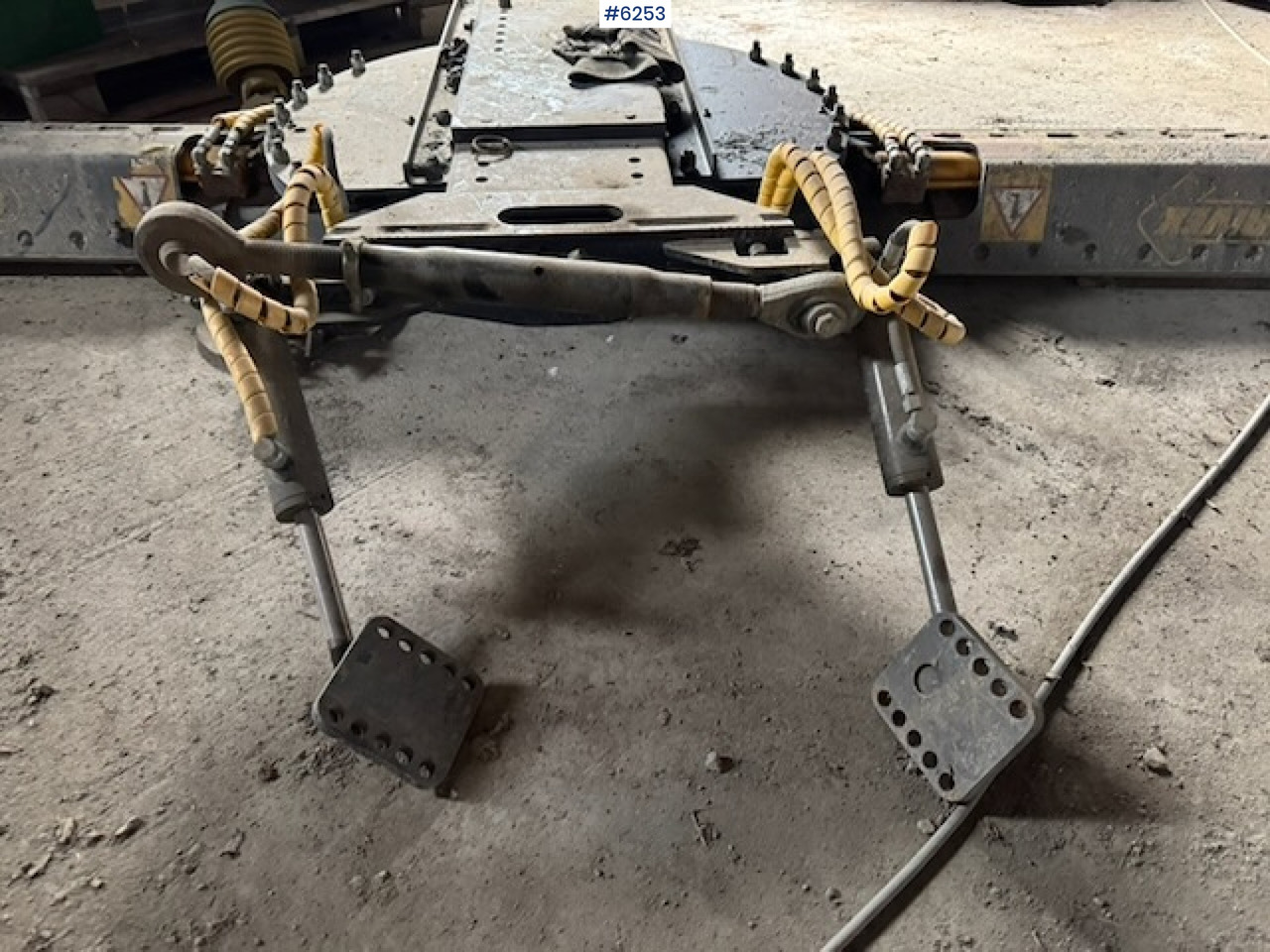 2021 Drivex EG3500 snow blade with 2021 Drivex undermount blade - Municipal/ Special vehicle: picture 5 2021 Drivex EG3500 snow blade with 2021 Drivex undermount blade - Municipal/ Special vehicle: picture 5