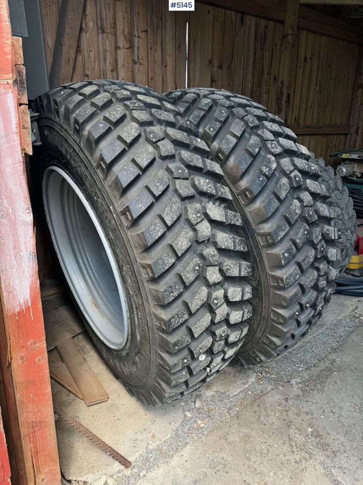 Tractor tire - Wheel and tire package: picture 1 Tractor tire - Wheel and tire package: picture 1