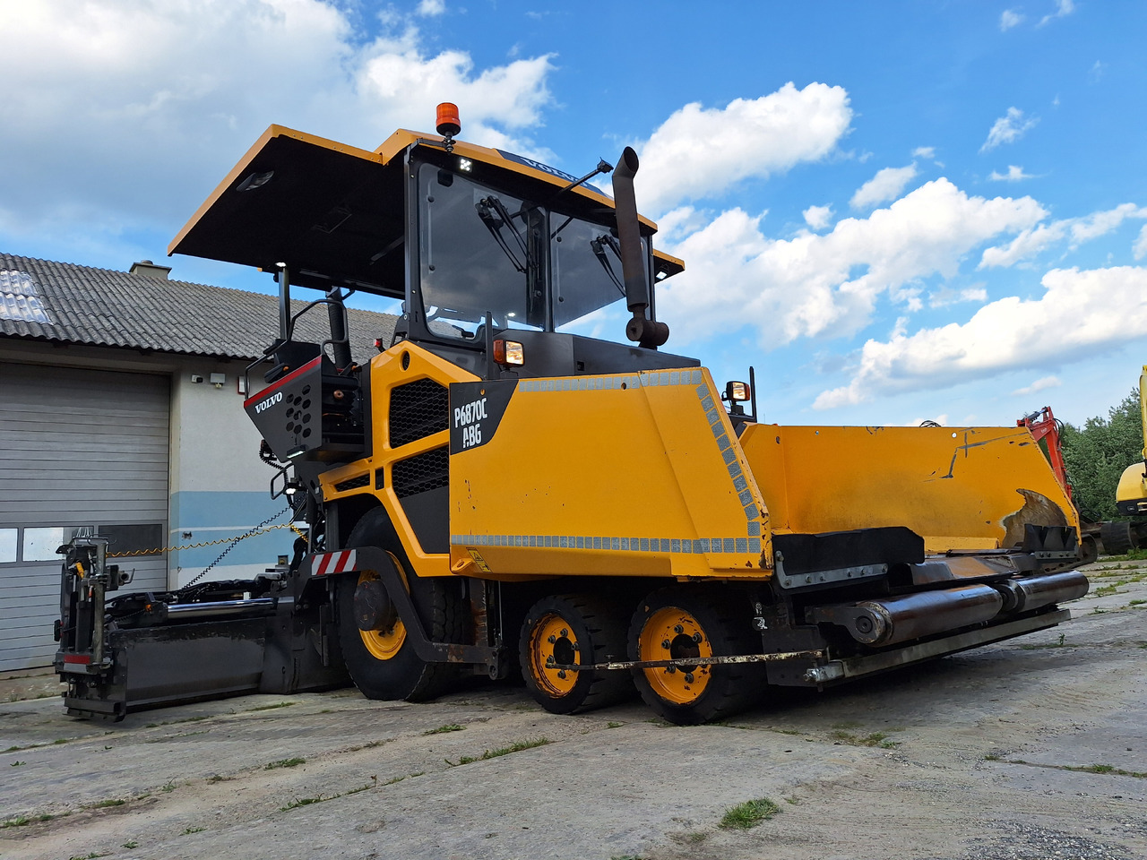 VOLVO P6870C - Asphalt paver: picture 4 VOLVO P6870C - Asphalt paver: picture 4