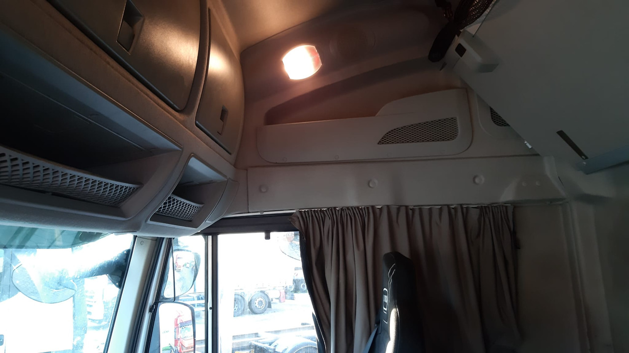 Tractor unit IVECO IVECO STRALIS 510 Hi-Way AS 440STX/P Euro VI z salonu Italia: picture 12 Tractor unit IVECO IVECO STRALIS 510 Hi-Way AS 440STX/P Euro VI z salonu Italia: picture 12